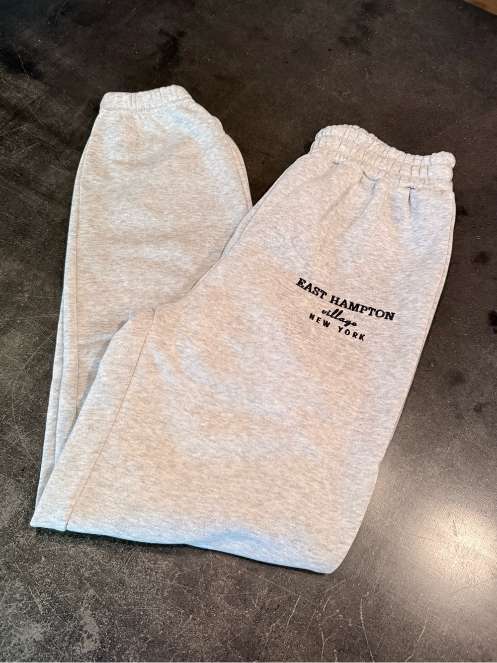 SHEIN Light Gray Jogger Sweatpants with Embroidered East Hampton Graphic